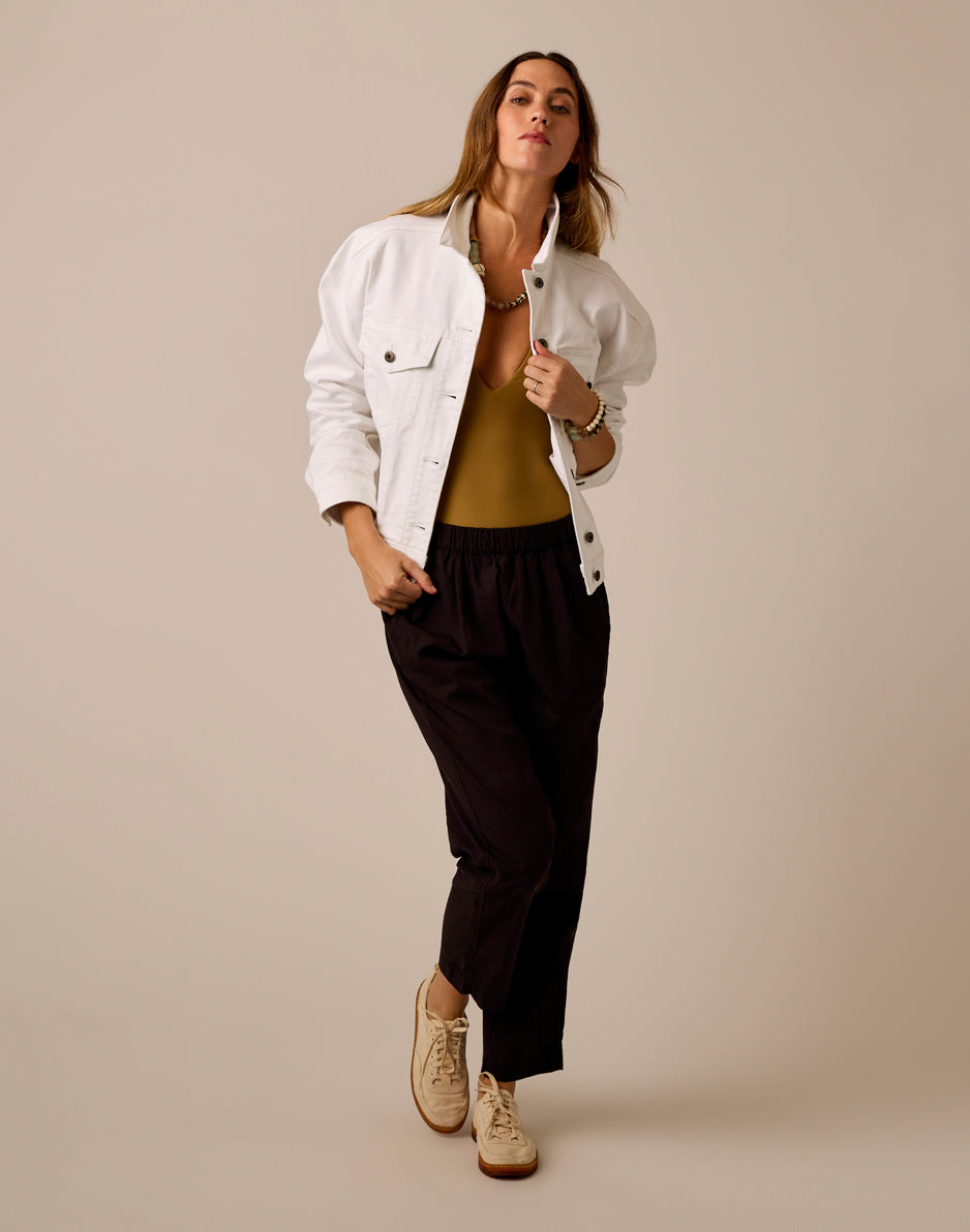 Axel Trucker: White